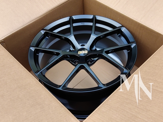 BBS FI R กรอบล้อสีดําที่ปลอมเป็นพิเศษสําหรับ BMW M2 M3