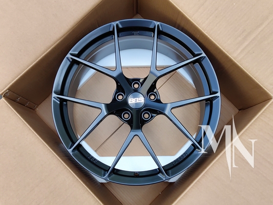 BBS FI R กรอบล้อสีดําที่ปลอมเป็นพิเศษสําหรับ BMW M2 M3