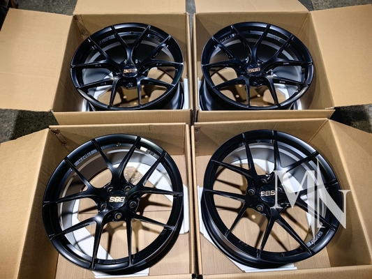 BBS FI R กรอบล้อสีดําที่ปลอมเป็นพิเศษสําหรับ BMW M2 M3