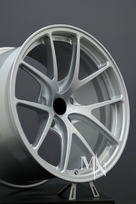 วงล้อ BBS RI D ที่ปลอมแต่งสําหรับ BMW F10 M5 สารสกัดการแข่งขัน OEM