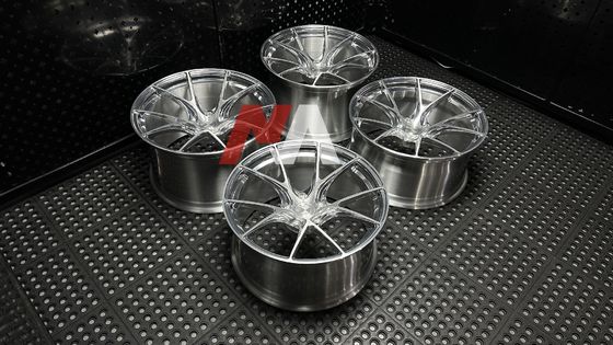 ล้อ BMW Forged ขัดเงา สีเงินขัดเงา สำหรับ F87 F80 F82 F90 M2 M3 M4 M5