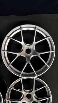 BBS FI R Centerlock เพชรเงินล้อสำหรับ Porsche 911 991 992 GT3 GT3RS